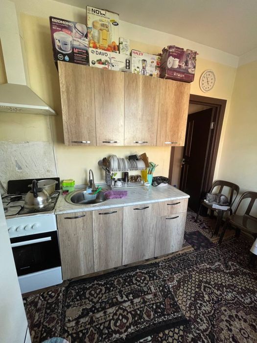 Сергели 16А да 3 хона 5 этаж ремонти билан срочно сотилади