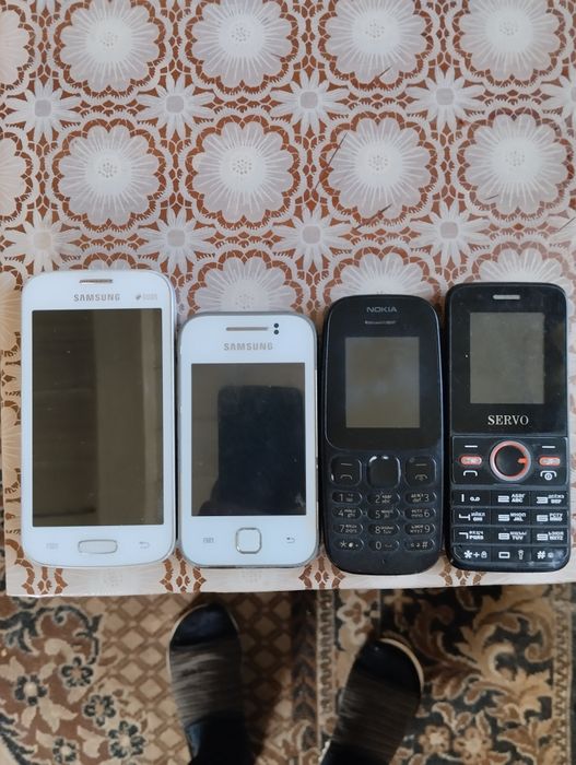 Продам 4-ри телефона