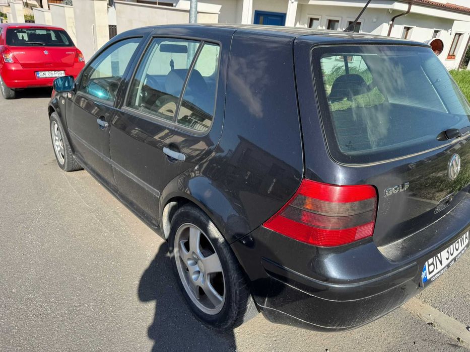 Vând Volkswagen Golf 4 – 1.6 Benzină, 105 CP, an 2001
