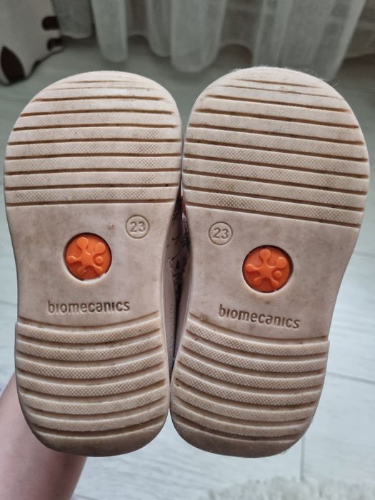 Pantofi Biomecanics mărimea 23