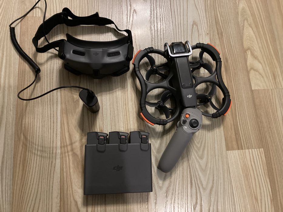 Drona DJi Avata 2 • FPV Ochelari + RC Motion 3 • Fly More Combo