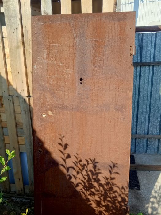 Продам дверь с каропкой