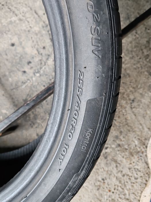 2 anvelope 255 40 20