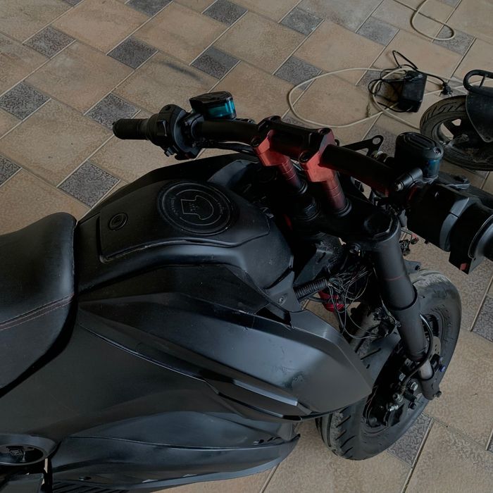 electro moto z6 barter iphone 16 pro bez prava