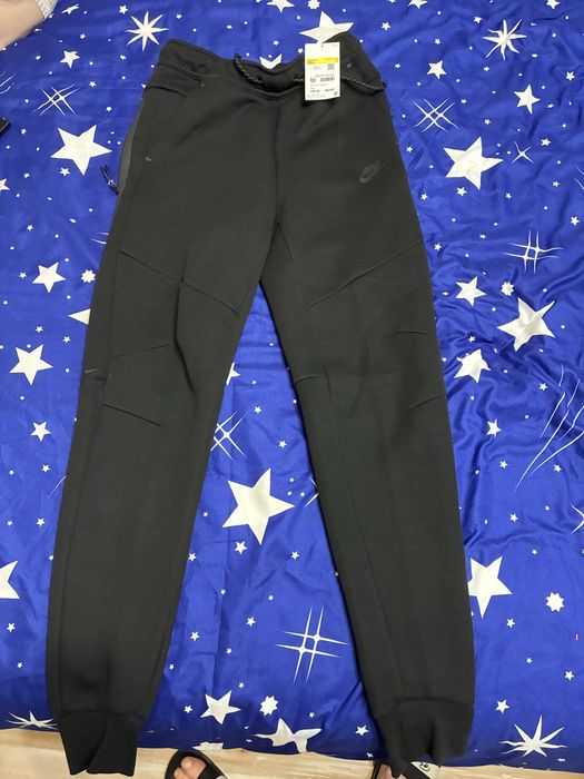 Trening Nike Tech Fleece Black - Nou cu Etichete - Mărimea S