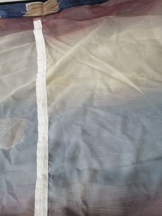 Продам тюль двух расцветок