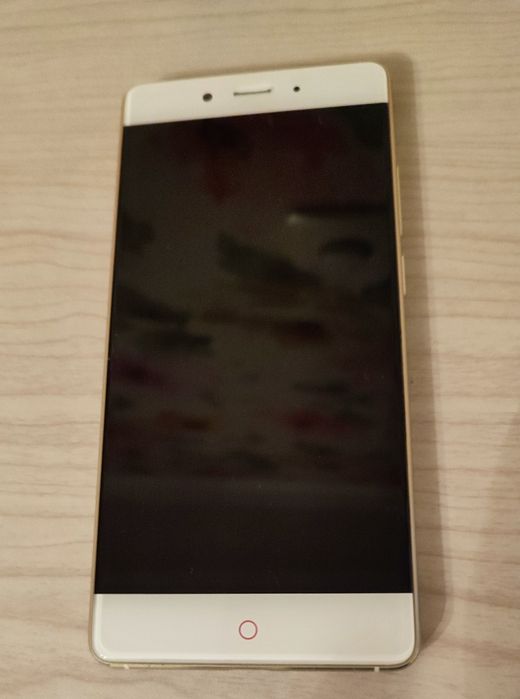 Смартфон ZTE Nubia z11
