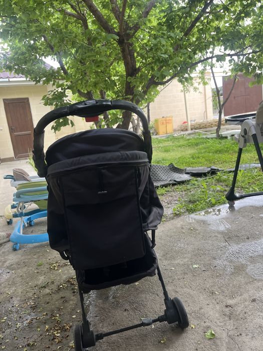 Коляска для малышей