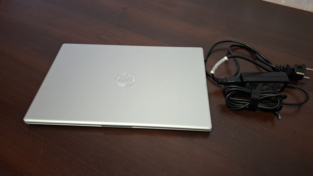 Hp ноутбук 1 ой ишлатилган срочна сотилади