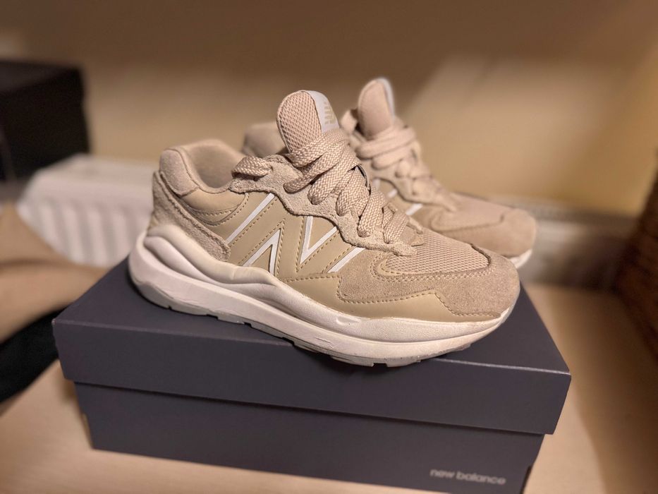 Adidasi dama New Balance 5740