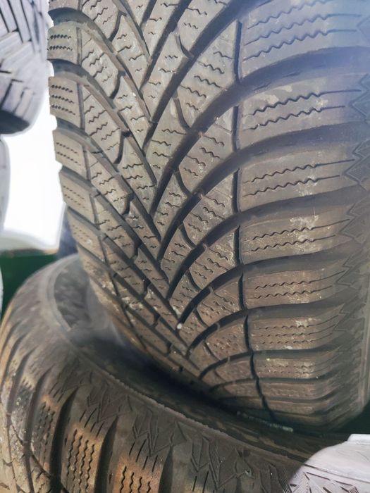 2 бр зимни 195/65/15 Semperit