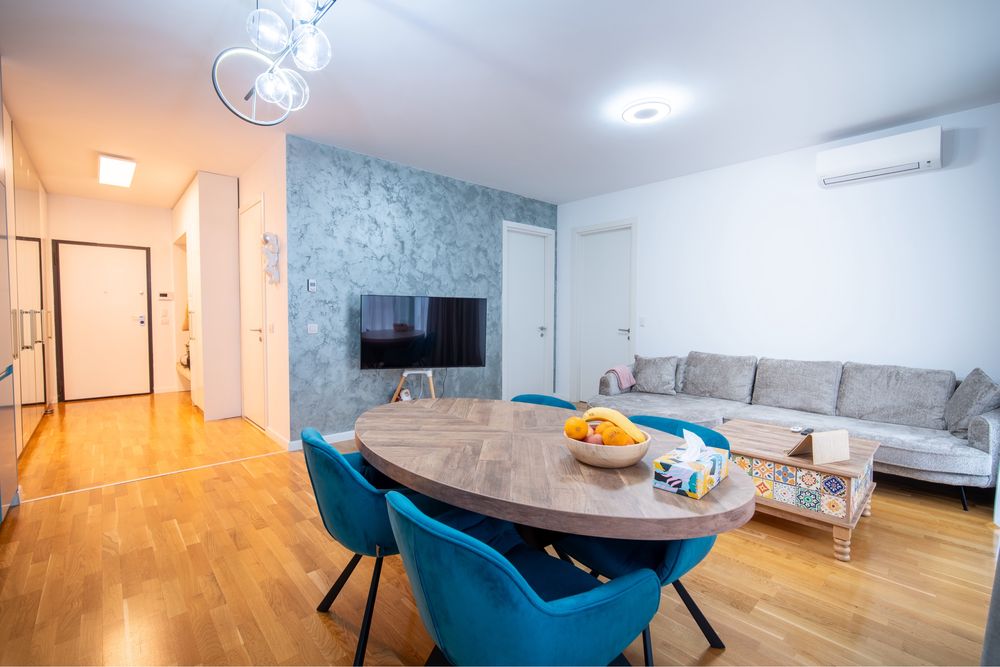 Luxuria 1 Mai 3 camere Mobilat Parcare Inclusa