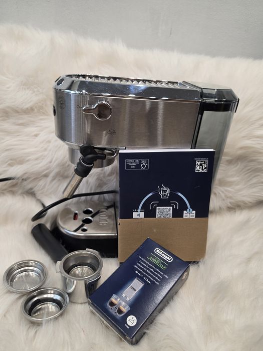 Кафемашина DELONGHI DEDICA STYLE EC685.M 1100.00 ml, 15.00 bar, СИВ