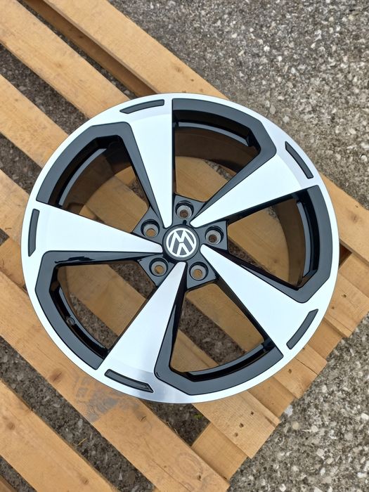18  Vw Škoda 5x112 Golf GTI GTD Passat Tiguan Octavia Superb 8.0j et40