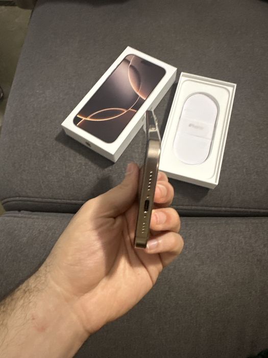 iphone 16 PRO MAX IMPECABIL  ca nou