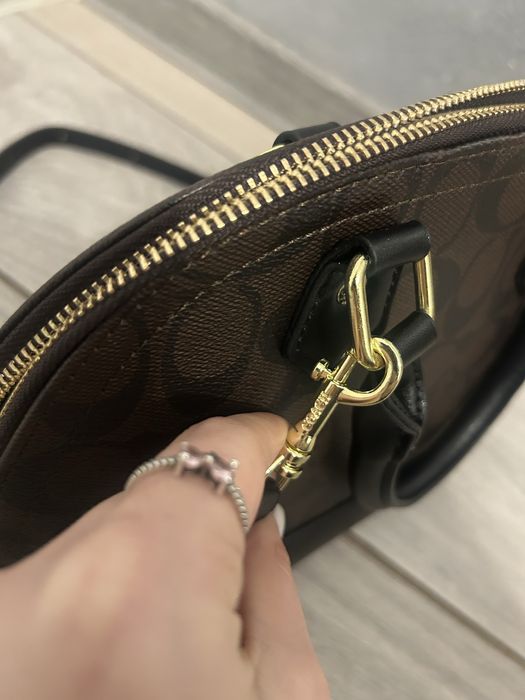 Geanta Coach  eleganta si practica