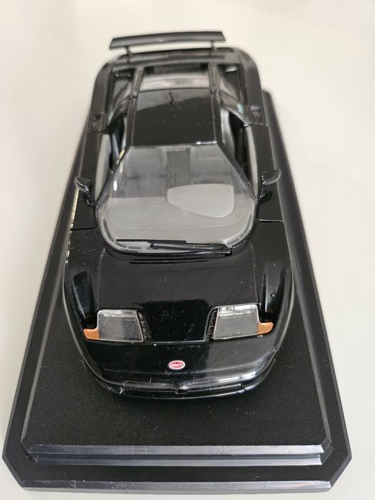 Колекционерска метална  количкa BBURAGO BUGATTI EB 110 мащаб 1:24