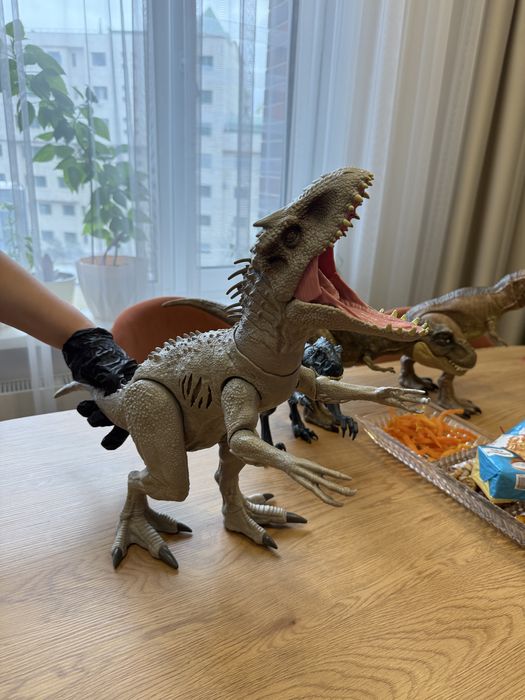 Динозавры Jurassic World