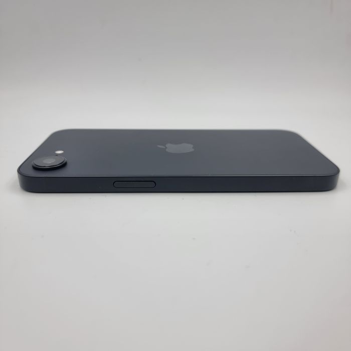 Amanet F28: Telefon Iphone 16e 100%