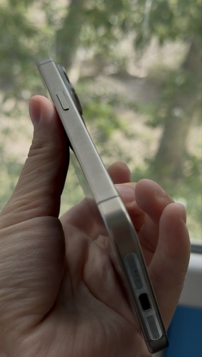 Продам iPhone 15 Pro 512 GB