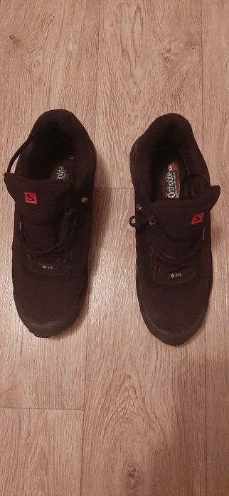 Продаю кроссовки