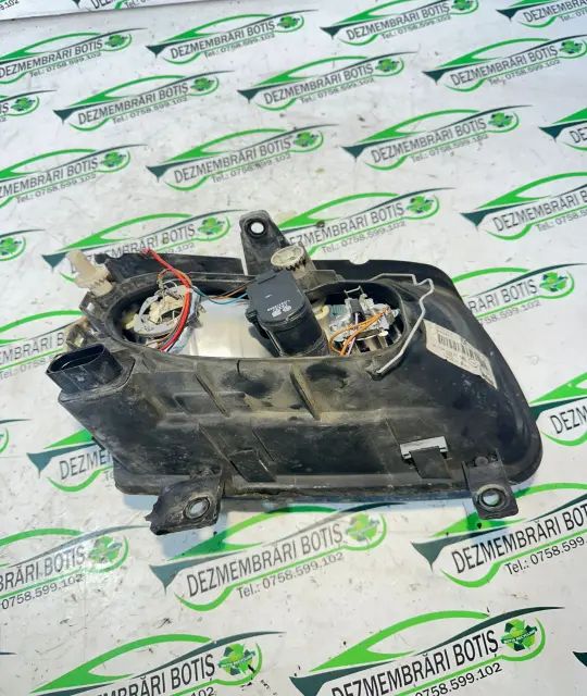 Far stanga 6N1 941 015 AD Volkswagen VW Polo 1.0 MT (50 hp)