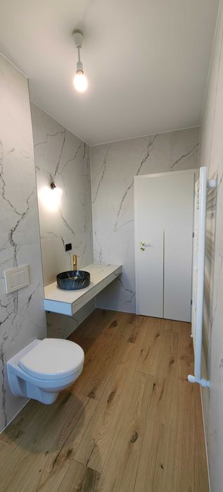Studio recent renovat cu curte si loc de parcare