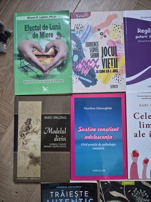 Set 8 carti dezvoltare personala