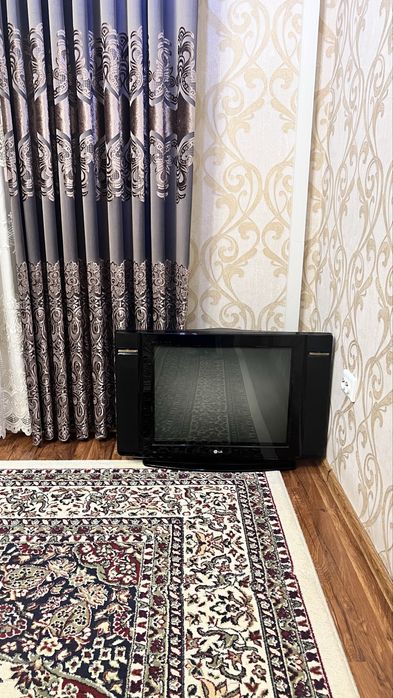 Телевизор старый LG
