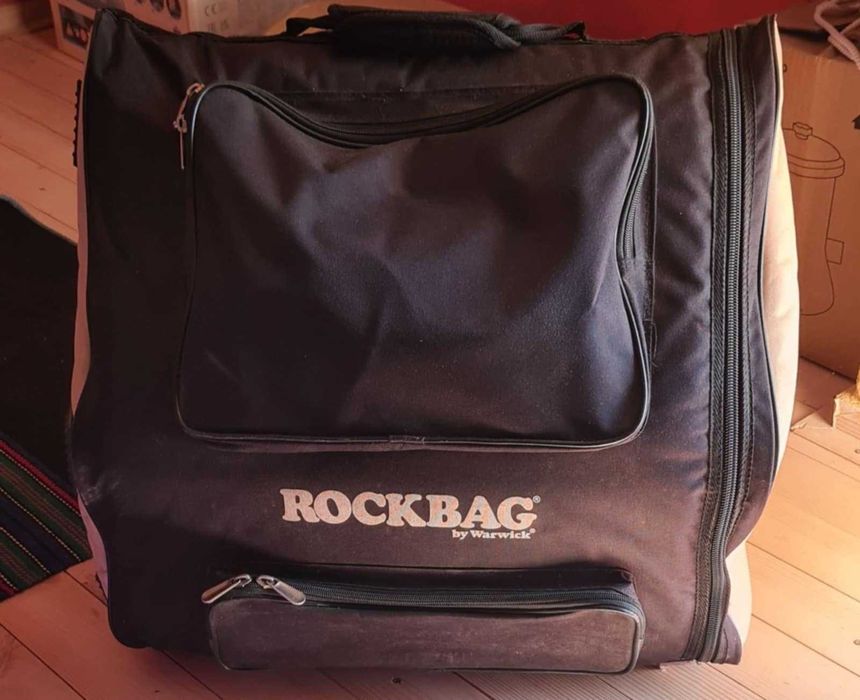 Електрически акордеон Роланд 120 баса