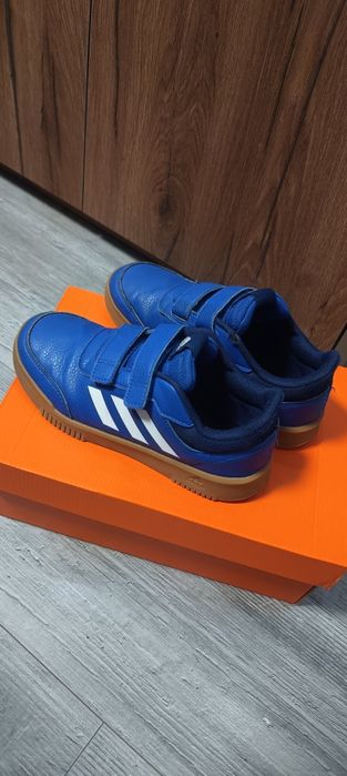 Маратонки Адидас 35 номер