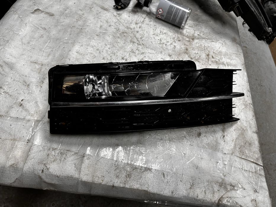 grilă .bară față skoda octavia 3 facelift..