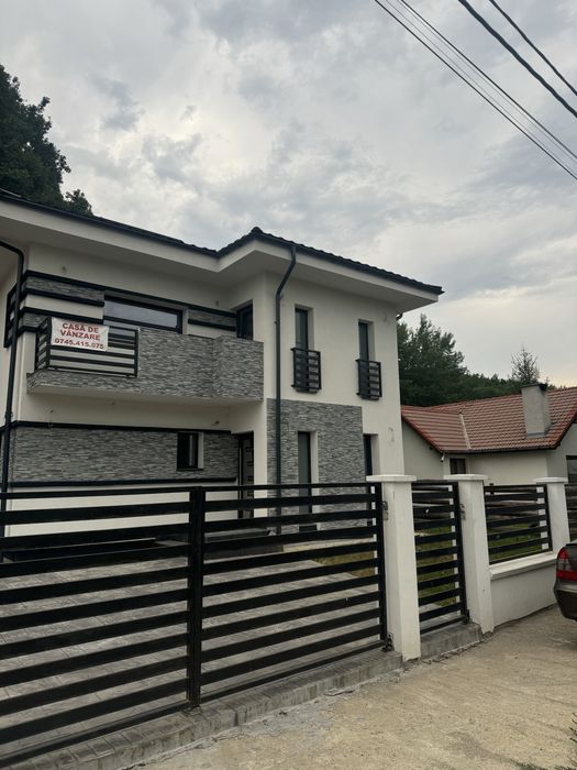 Casa de vanzare