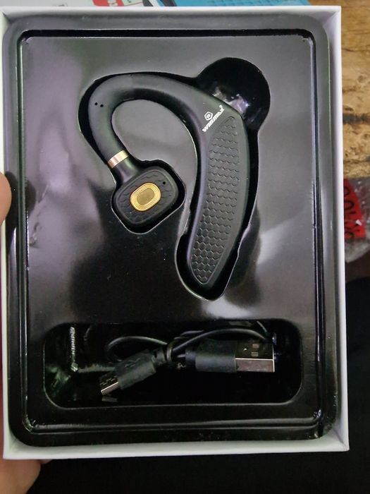 Блютуз гарнитура