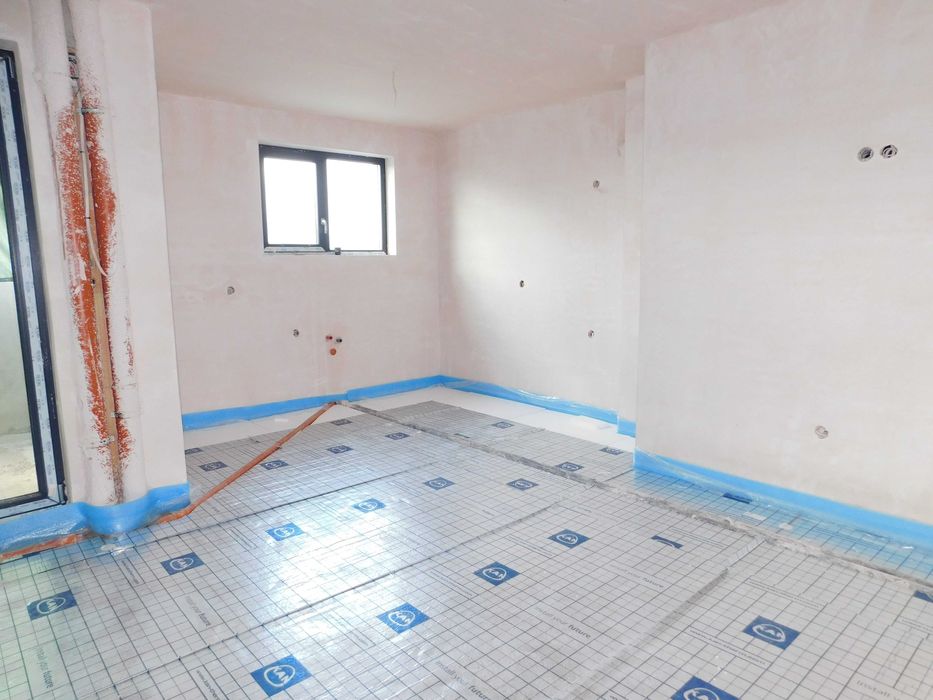 Продава се Тристаен апартамент в Търговище, Център - 105 кв.м за 646 €/кв.м - Снимка #1