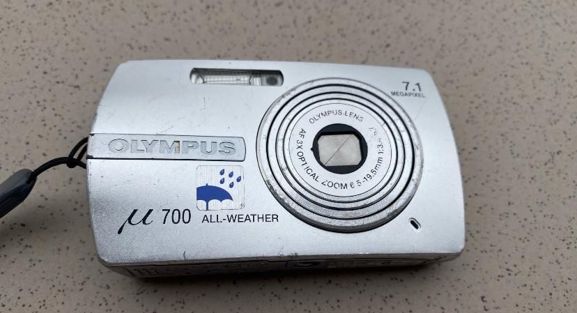 Aparat foto compact  Olympus  Allweater U700