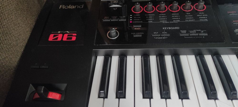 Sintetizator Roland FA06