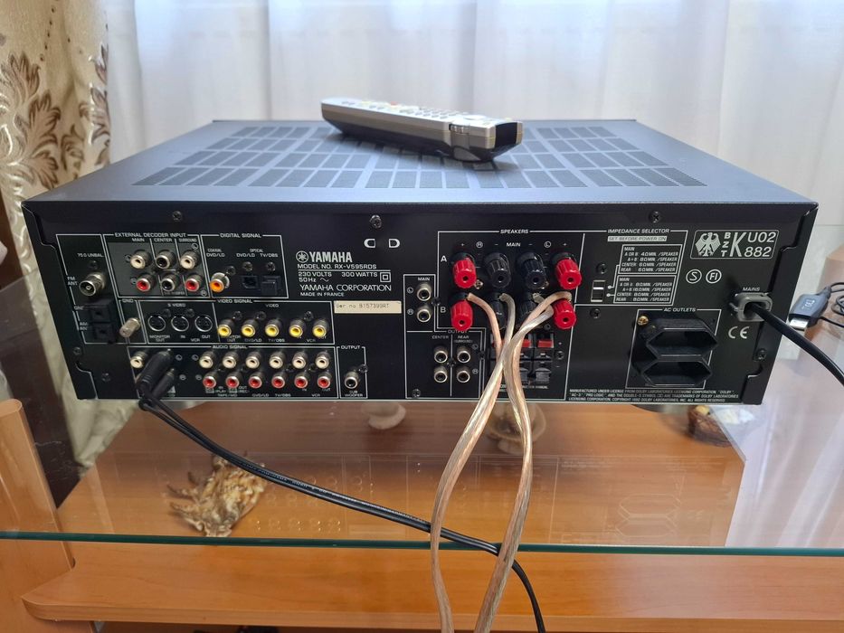 Vând amplificator audio marca Yamaha model RX-V595RDS 300w, cu telecomandă, cu probă.