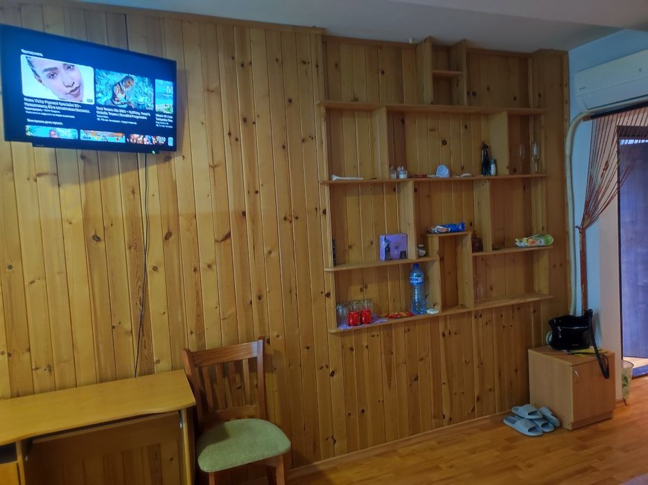 Продавам компактно студио !