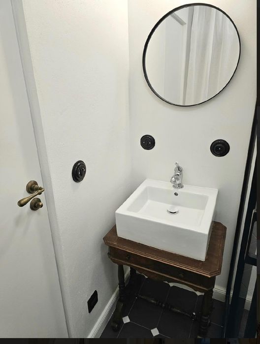 Дава се под наем Тристаен апартамент в София, Център - 72 кв.м за 1000 € - Снимка #12