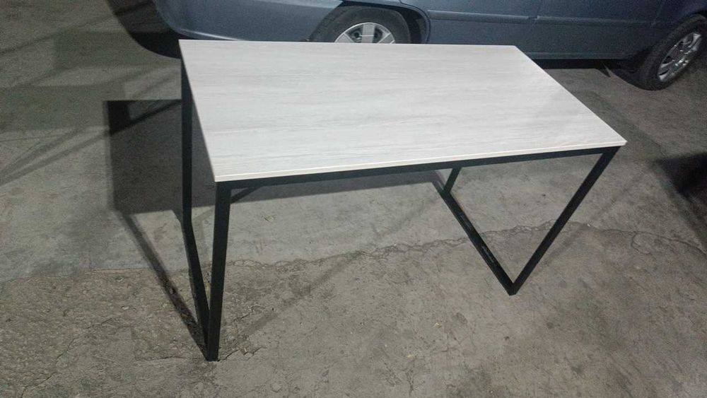 Продаётся стол лофт (parta)