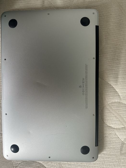 Продам MacBook Air 11” Mid 2012 A1465