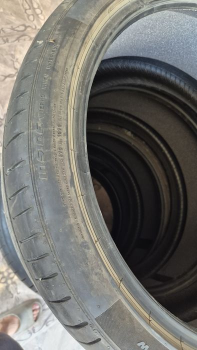 Pirelli P Zero 275/35 R21