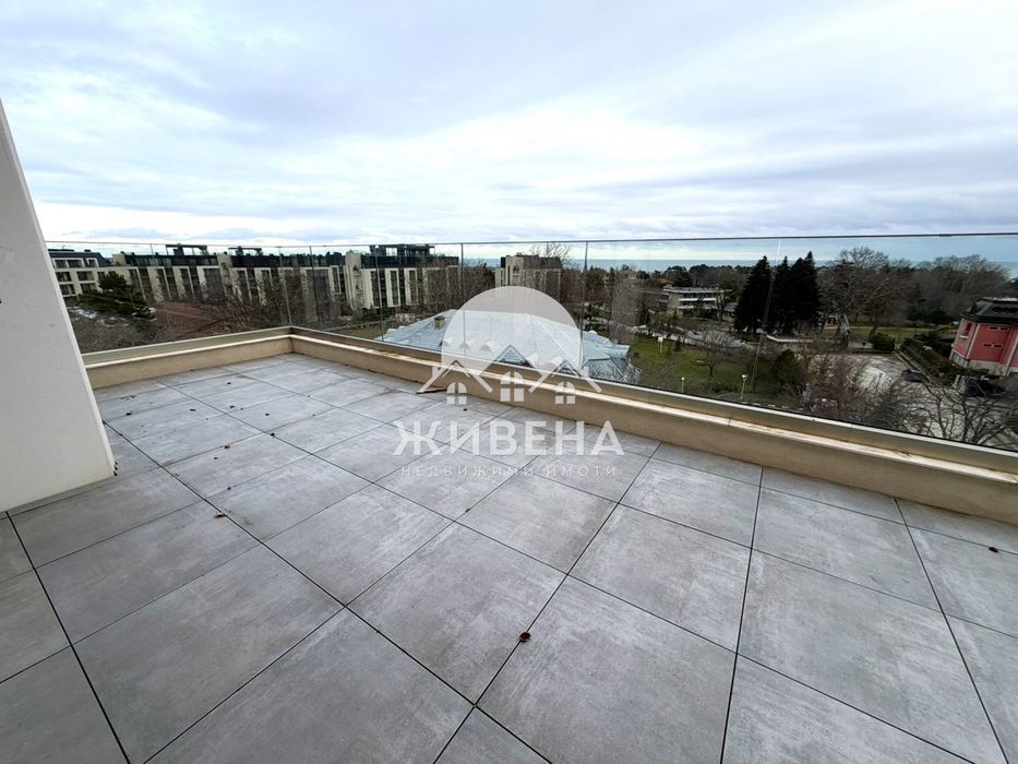 Продава уникален 4-стаен апартамент, пентхаус,  к.к. Св.Св. Константи