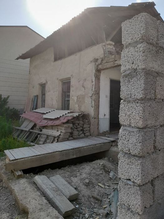 Рядом с метро. участок 2.3 сотки!под строительство  Дома! Метро яки