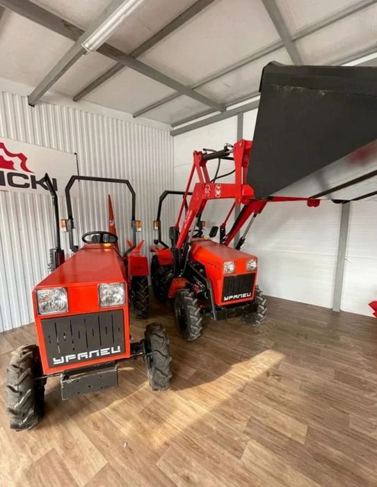 Трактор Уралец 220 25л.с