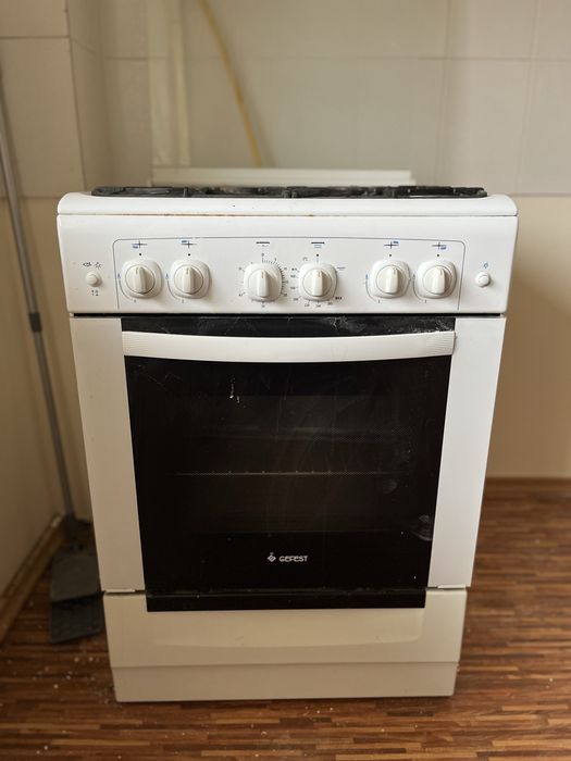 Газовая плита GEFEST в хорошем состоянии — полностью рабочая