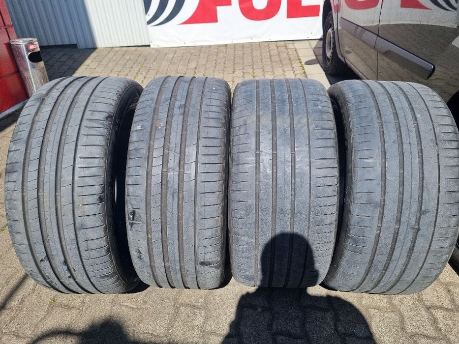 Set anvelope vara Pirelli  275/40/R21 fata si  315/35/R21 spate