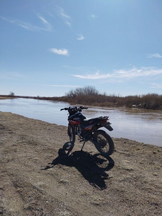 Продам яки эндуро 250