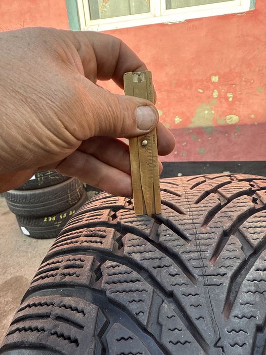 235-50-19 iarna nokian